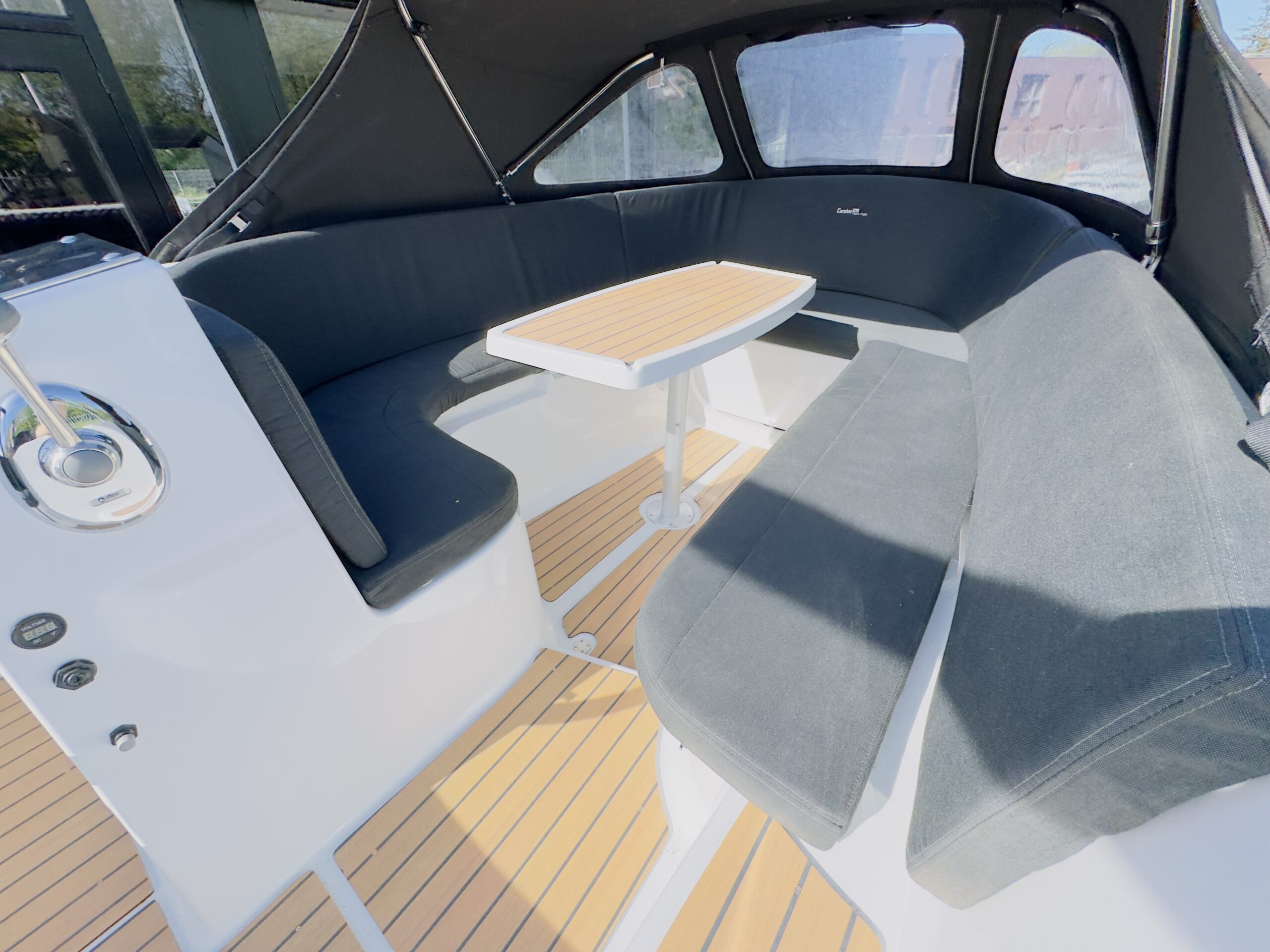 Corsiva 570 sloep zwart %count(title) Officiële Suzuki Marine dealer Noord-Holland Corsiva_570_sloep_kopen