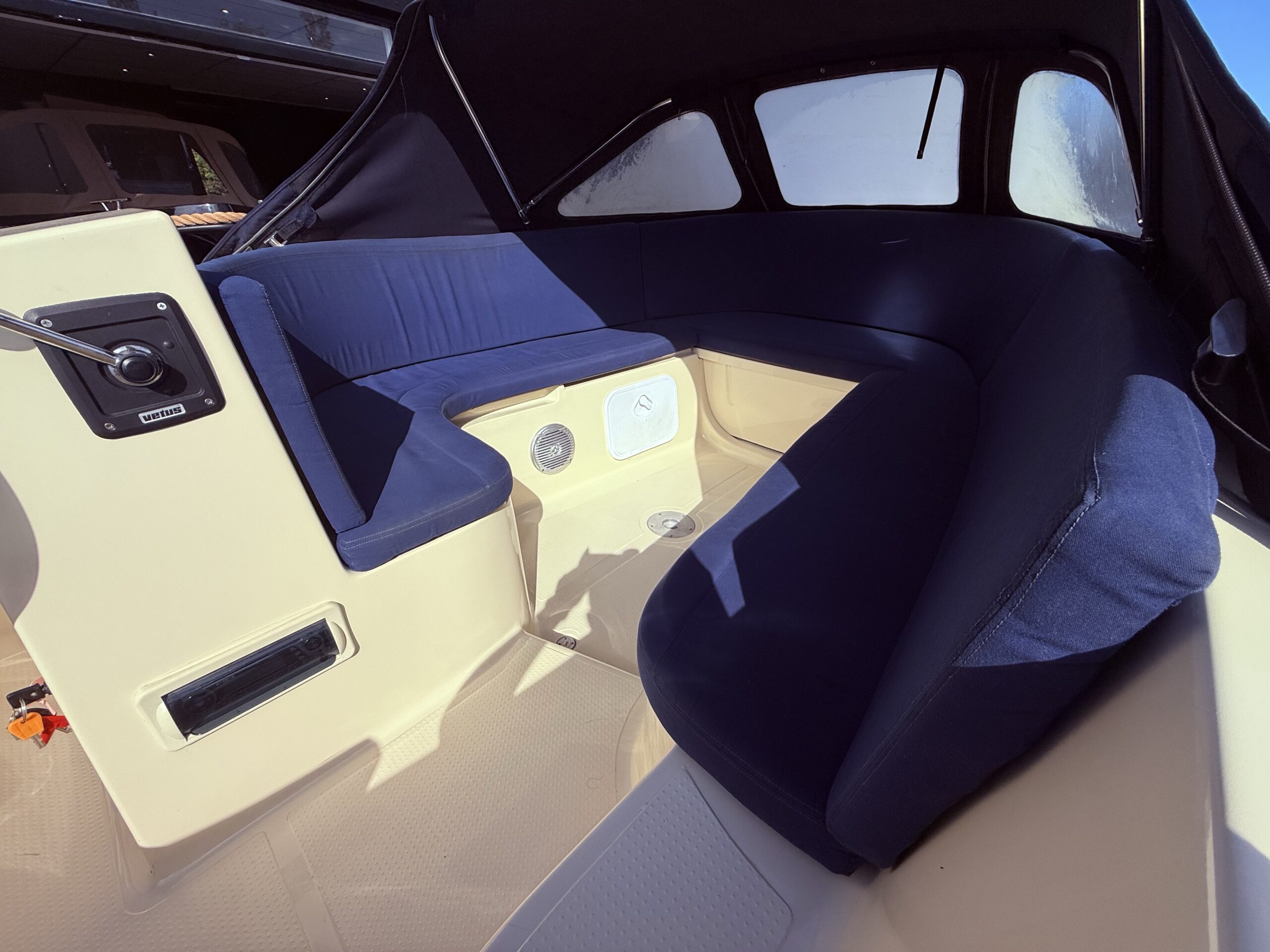 Corsiva 570 sloep incl 20PK Mercury %count(title) Officiële Suzuki Marine dealer Noord-Holland goedkoop tweedehands Corsica 570 classic sloep